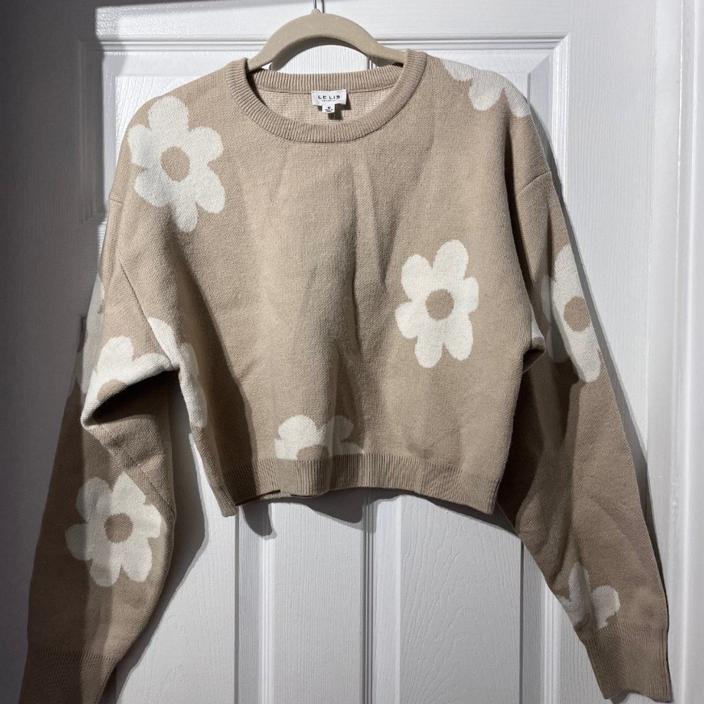 Le Lis Flower Crew Sweater, Beige, M